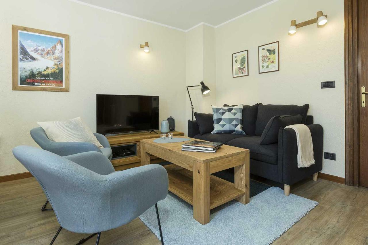 Apartment Ensa - Alpes Travel - Central Chamonix - Sleeps 4 Exteriör bild