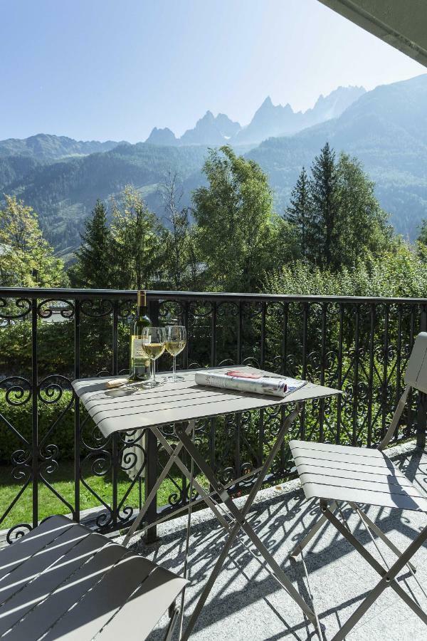 Apartment Ensa - Alpes Travel - Central Chamonix - Sleeps 4 Exteriör bild